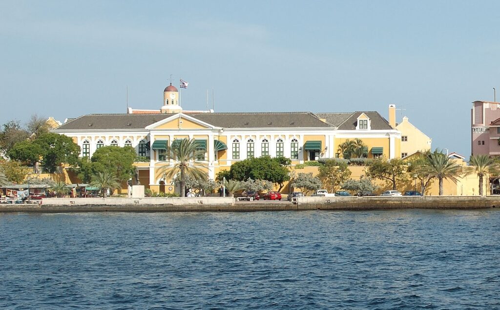 Bonden steunen regering Curaçao in afwijzing voorwaarden Nederland