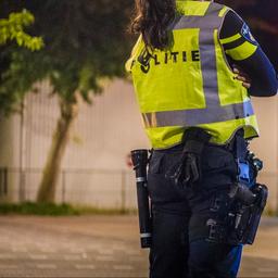 Automobilist rijdt in op bezoekers van café in Rijsbergen, meerdere gewonden