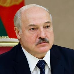 Belarussische president Lukashenko onaangekondigd beëdigd voor nieuwe termijn