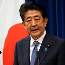 Oud-premier Japan bezoekt omstreden tempel voor oorlogsslachtoffers