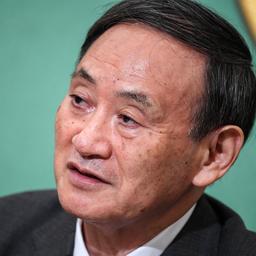 Yoshihide Suga leider Japanse regeringspartij, weg naar premierschap lijkt vrij