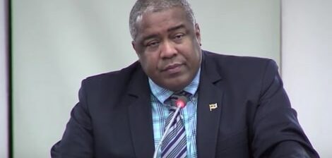 Surinaamse minister nam harde schijf mee op vlucht