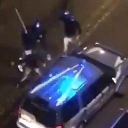 Video | Antilockdowndemonstranten vallen politievoertuigen aan in Napels