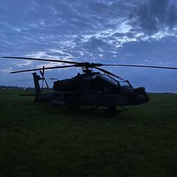 Apache-helikopter van Defensie maakt voorzorgslanding in Elburg