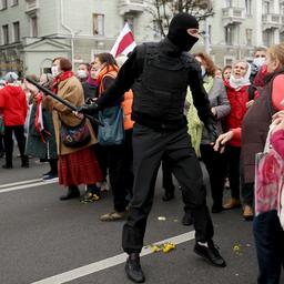 Belarussische politie mag zwaardere wapens inzetten tegen betogers