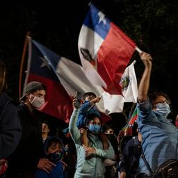 Grote meerderheid Chilenen stemt voor opstellen nieuwe grondwet