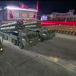 Noord-Korea viert 75e verjaardag Arbeiderspartij met enorme militaire parade