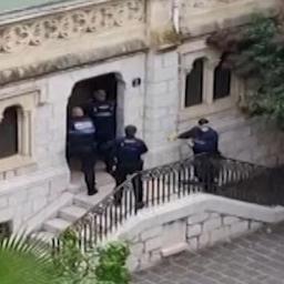 Video | Politie lost schoten in kerk na aanval met mes in Nice