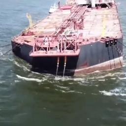 Video | Venezolaanse olietanker dreigt te zinken vlak bij Nederlandse Antillen