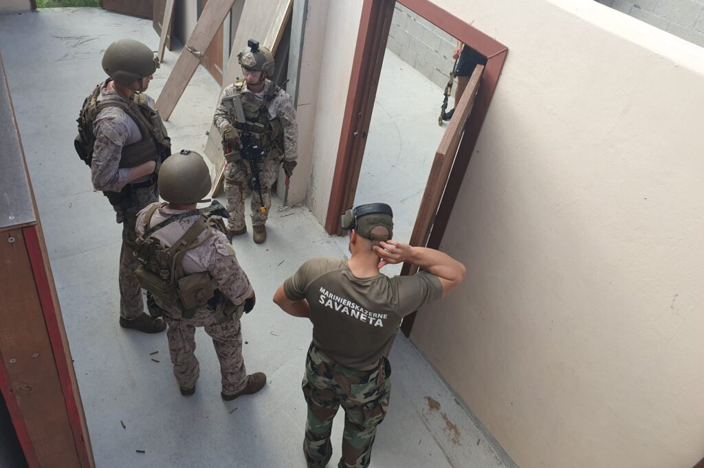 Amerikaanse mariniers trainen met Nederlanders op Aruba