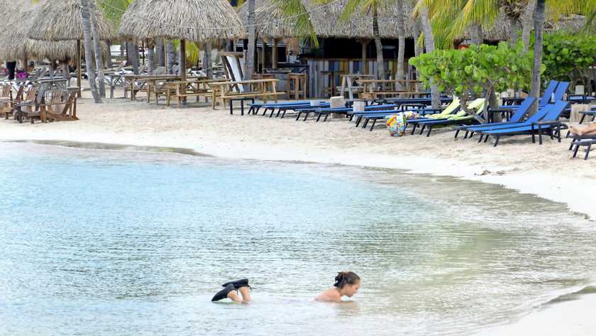 Reisadvies Rutte zorgt voor run op vakanties naar Curaçao