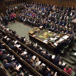 Brits parlement stemt in met lockdown voor een maand