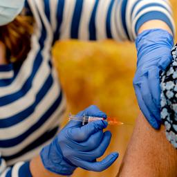 De weg uit de coronacrisis: Wanneer krijgen we een vaccin?