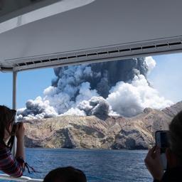 Dertien aanklachten in nasleep van dodelijke vulkaanuitbarsting Nieuw-Zeeland