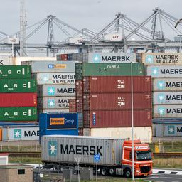 Ex-agent en havenmedewerkers Rotterdam verdacht van drugssmokkel