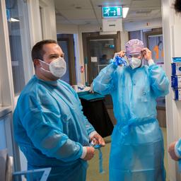 Huisartsen nemen deel coronazorg van Amsterdamse ziekenhuizen over