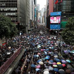‘Kliklijn’ veiligheidswet Hongkong krijgt binnen paar uur duizend meldingen