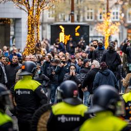 Laatste KOZP-demonstranten verlaten Maastricht na onrustige demonstratiedag