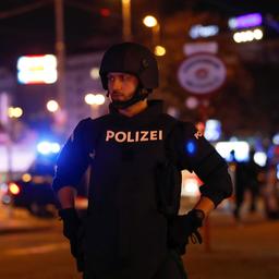 Liveblog | Oostenrijkse minister spreekt van meerdere daders aanslag Wenen