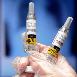 Oxford-vaccin AstraZeneca lijkt gemiddeld 70 procent van de mensen te beschermen