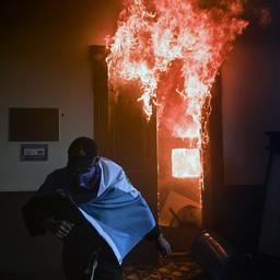 Parlement in brand gestoken bij betogingen in Guatemala, meerdere gewonden