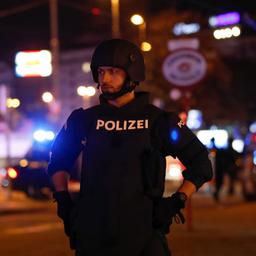 Liveblog Wenen | Politie voert huiszoekingen uit, ‘nieuwe arrestatie verricht’