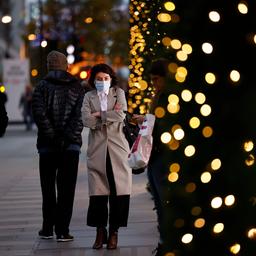 VK versoepelt coronaregels: Kerstmis vieren mag met drie huishoudens