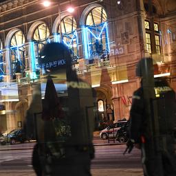 Zeker twee doden na aanslag Wenen, minstens één dader nog voortvluchtig