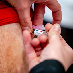 RIVM koopt 240.000 extra griepvaccins, laatste levering in januari