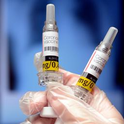 AstraZeneca dient officieel verzoek in bij EMA voor goedkeuring vaccin