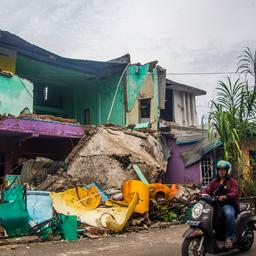 Autoriteiten vrezen dat dodental (70) aardbeving Sulawesi verder oploopt