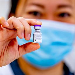 EMA adviseert tweede prik Pfizer-vaccin na drie weken, kabinet houdt vast aan zes