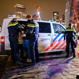 Liveblog | ME met vuurwerk bekogeld in Rotterdam, meerdere aanhoudingen