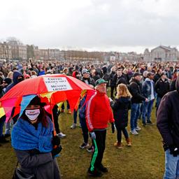 Noodbevel van kracht wegens anti-Rutte-demonstratie op Museumplein