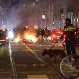 Ongeregeldheden in meerdere Nederlandse plaatsen door demonstraties tegen avondklok