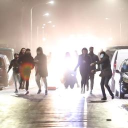 Video | Rellen in Nederland: Politie bekogeld met vuurwerk en stenen