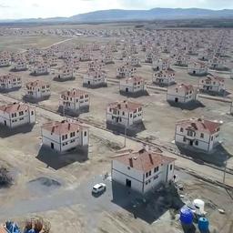 Video | Turkije bouwt nieuwe wijk vanwege vorming stuwmeer op plek dorp