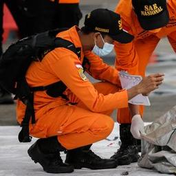 Zwarte doos van gecrasht Indonesisch vliegtuig opgevist