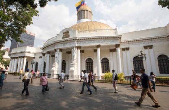 Venezuela zet EU-ambassadeur land uit na Europese sancties