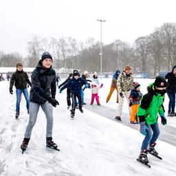 IJsverenigingen verwelkomen door schaatskoorts vele duizenden nieuwe leden