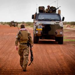‘Nabestaanden militairen Mali stappen naar rechter om vervolging af te dwingen’