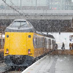 NS laat dit weekend vanwege sneeuw minder treinen rijden