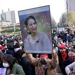 Partijgenoot: ‘Opgepakte Aung San Suu Kyi verkeert in goede gezondheid’