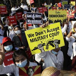Protesten in Myanmar tegen coup zwellen weer aan na grotere inzet leger