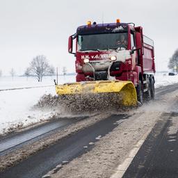 Rijkswaterstaat heeft 350 sneeuwploegen paraat om wegen sneeuwvrij te houden