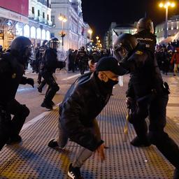 Tientallen gewonden bij nieuwe rellen in Spaanse steden om aanhouding rapper