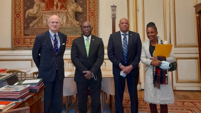 Suriname en Frankrijk binden strijd aan tegen drugs en illegale goudwinning