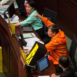 China haalt strop om nek democratische beweging in Hongkong strakker aan