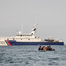 Frankrijk redt 72 in de problemen geraakte migranten op het Kanaal