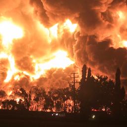 Honderden inwoners Java geëvacueerd vanwege brand op olieraffinaderij